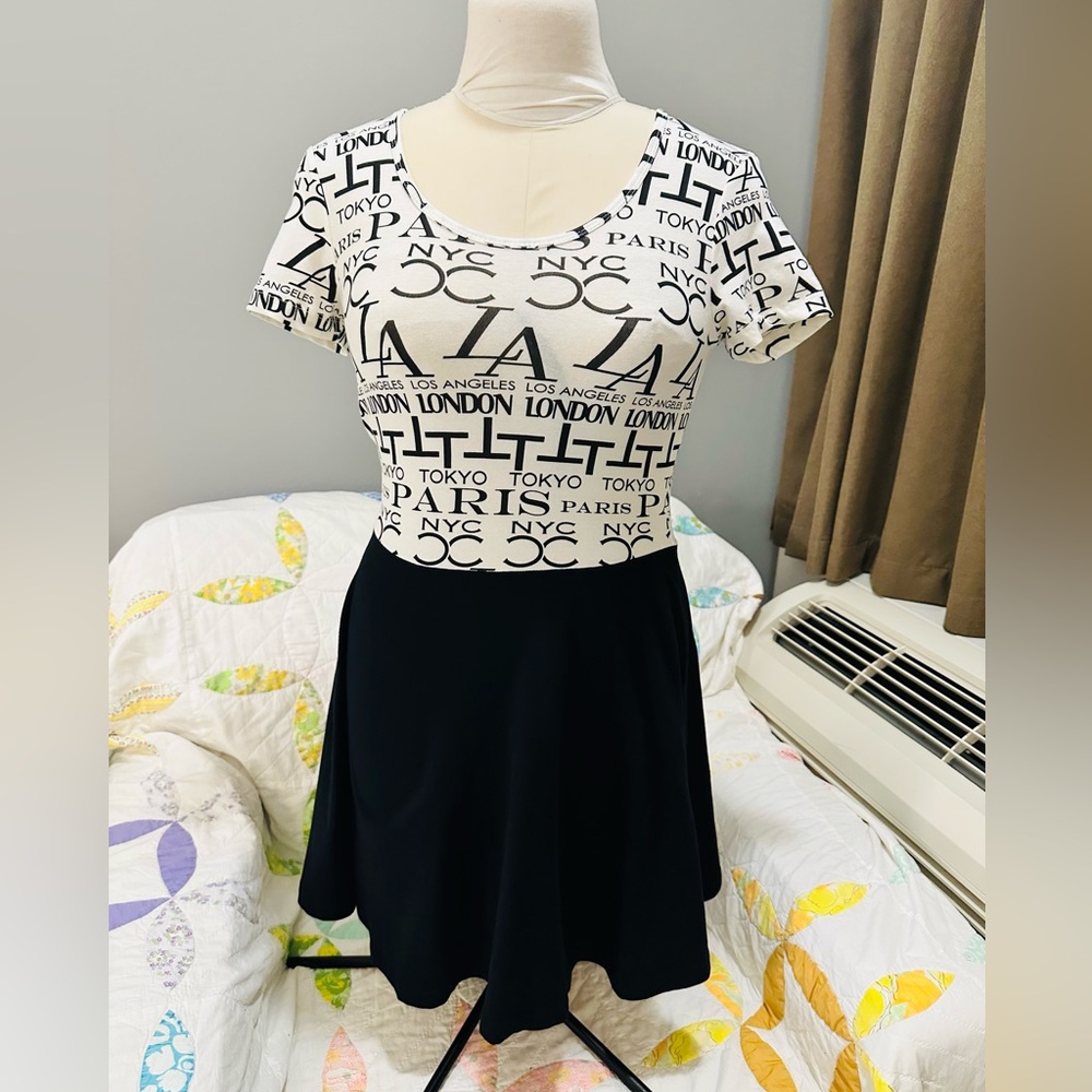 Forever 21 Skater World Cities CC Black White City Print Mini Dress M L